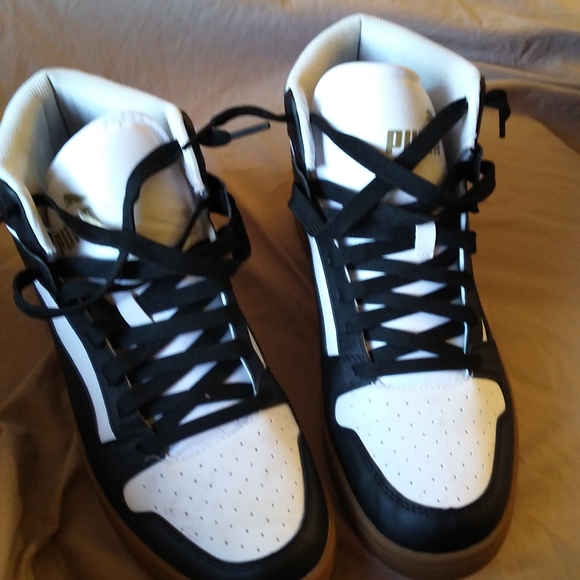 Puma shoes - Picture 2 of 4